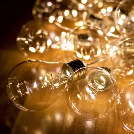 LED-es villanykörte fényfüzér ML 15 GLOBE